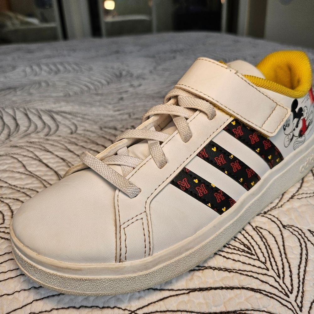 VGUC Adidas Disney Grand Court Mickey Mouse Velcro Sneakers Kids 2 - Picture 6 of 16